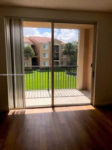 Building Photo - 8010 N Nob Hill Rd