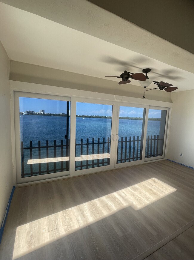 Building Photo - 868 Bayway Blvd