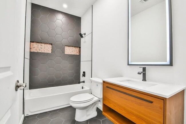 Building Photo - Beautiful Newer Construction Home