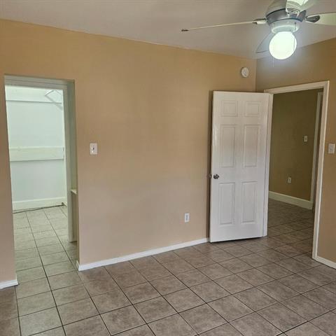Building Photo - 2221 Ridgedale Dr