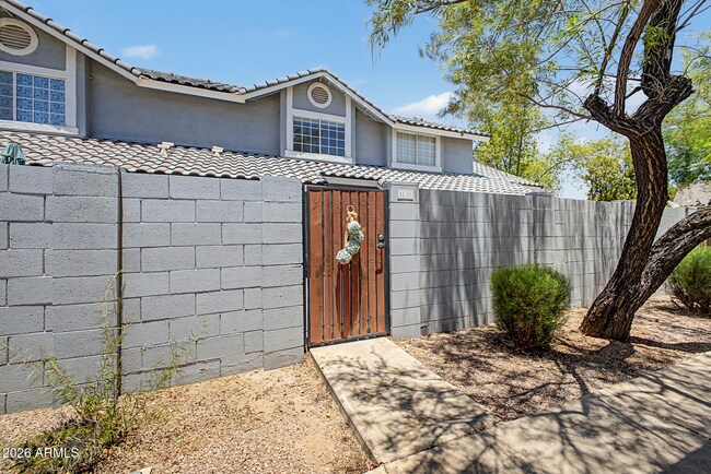 Building Photo - 860 N McQueen Rd