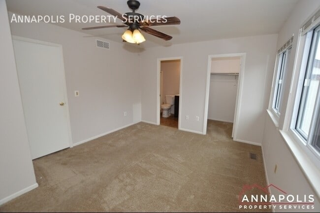 Building Photo - 430 Knottwood Ct