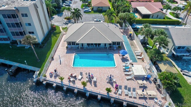 Building Photo - 650 Snug Harbor Dr