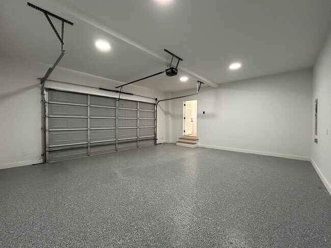 Building Photo - 73 Whitefoord Ave SE