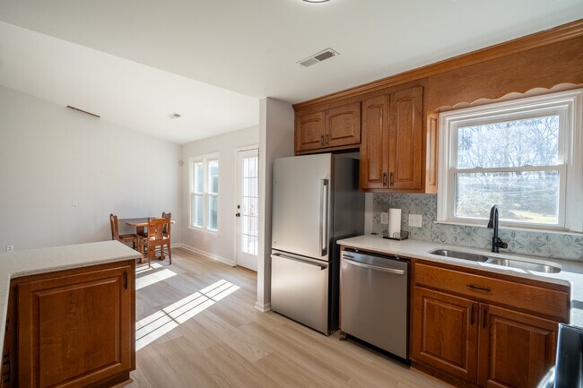 Building Photo - 110 Peabody Rd