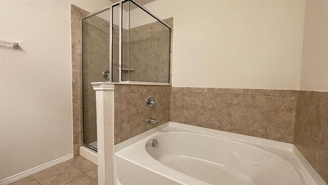Building Photo - 1315 Binfield Dr