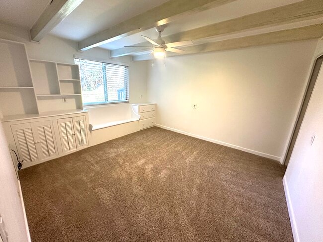 Building Photo - 4370 Calavo Dr