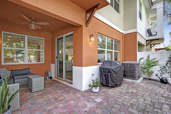 Building Photo - 100 NW 69th Cir