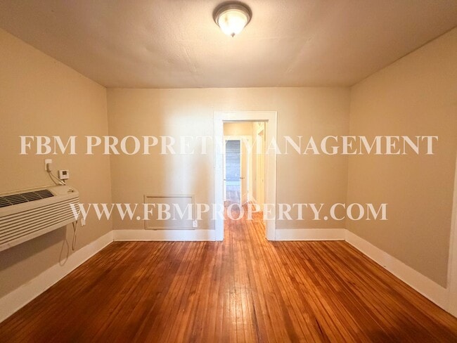 Building Photo - 409 W Brown St