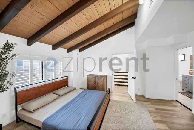 Building Photo - Unit 40