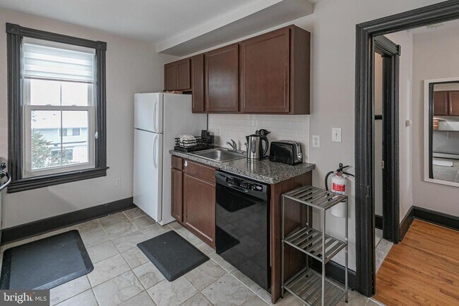 Building Photo - 357 Nassau St