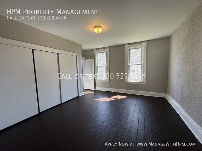 Building Photo - 713 Garfield Ave SW