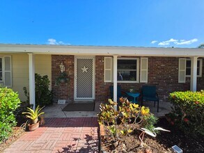 Building Photo - Fully Furnished 2BR/1BA Gulf Gate Rental ~ Flexible 6 month lease option