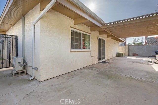 Building Photo - 23551 Venisia