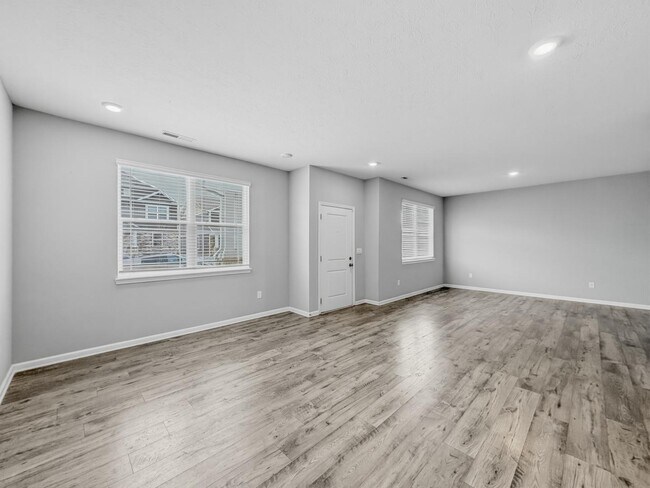 Building Photo - 2557 Plano Dr