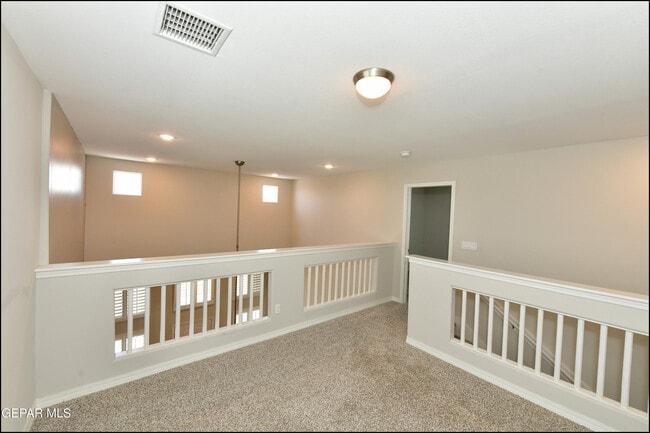 Building Photo - 6933 Copper Town Dr