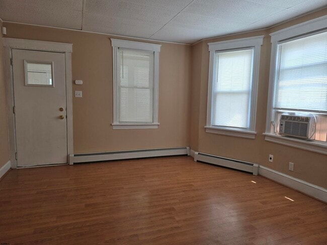 Building Photo - 429 Doughty Rd