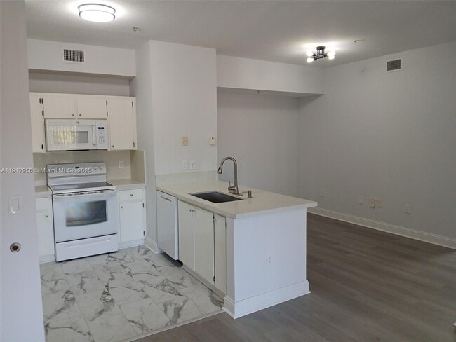 Building Photo - 7300 NW 114th Ave