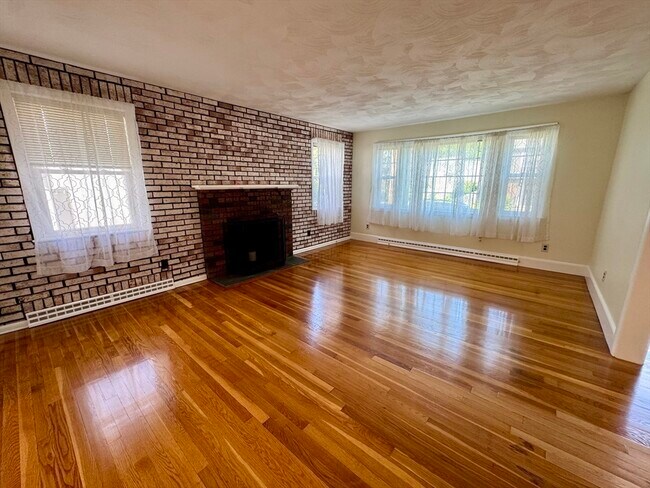 Building Photo - 2 Furbush Rd