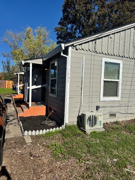 Primary Photo - 1161 Acacia Ave