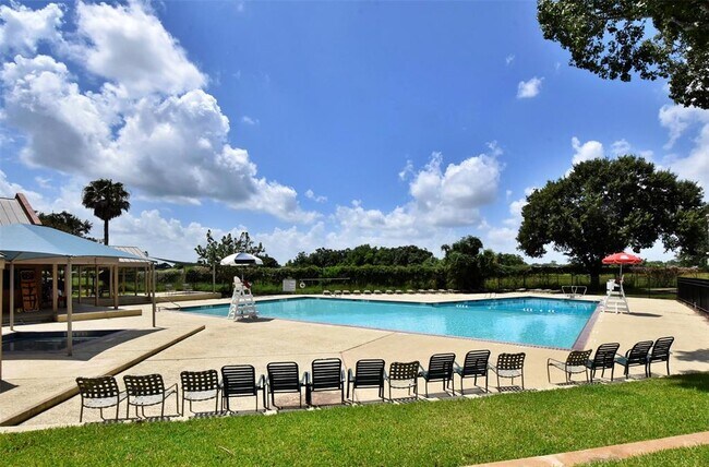Building Photo - 2910 Walnut Springs Dr