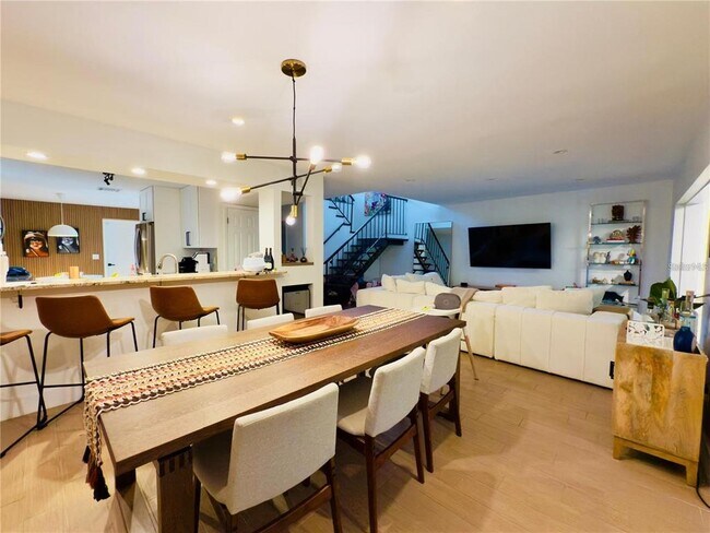 Building Photo - 8113 Breeze Cove Ln