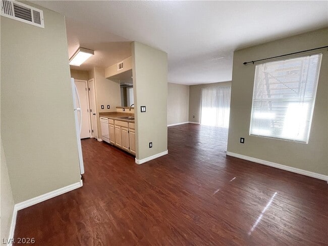 Building Photo - 555 E Silverado Ranch Blvd