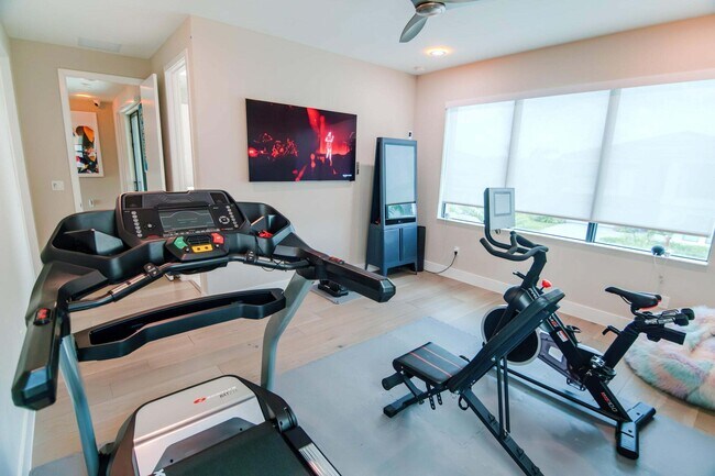 Building Photo - 8305 Fishhawk Falls Ct