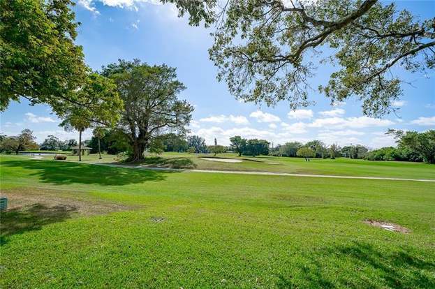 Building Photo - 3050 N Palm Aire Dr