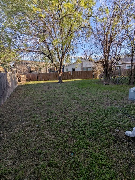 Building Photo - 5807 Cherry Park