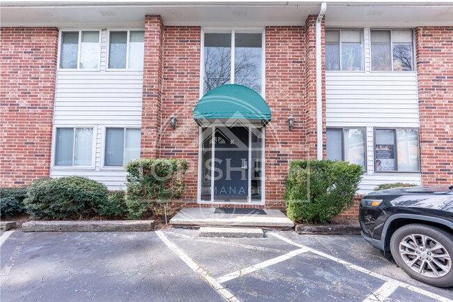 Building Photo - 4266 Roswell Rd NE