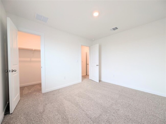 Building Photo - 9400 Oxbow Strap Dr