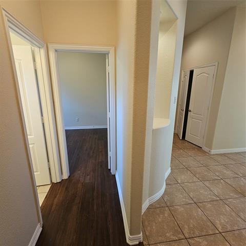 Building Photo - 922 Meadow Flower Ln