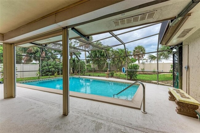 Building Photo - 451 N Shore Dr