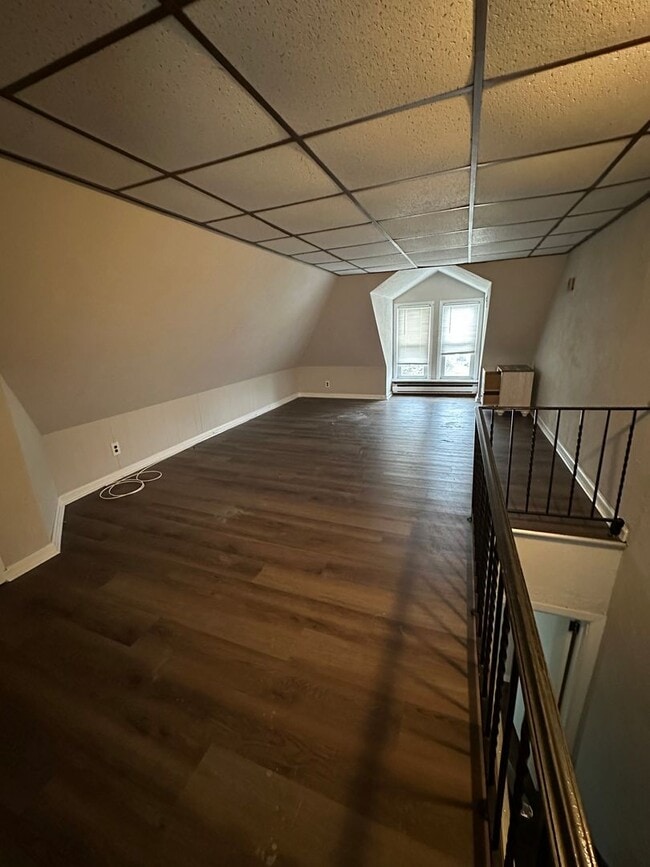 Building Photo - 121 Chestnut St