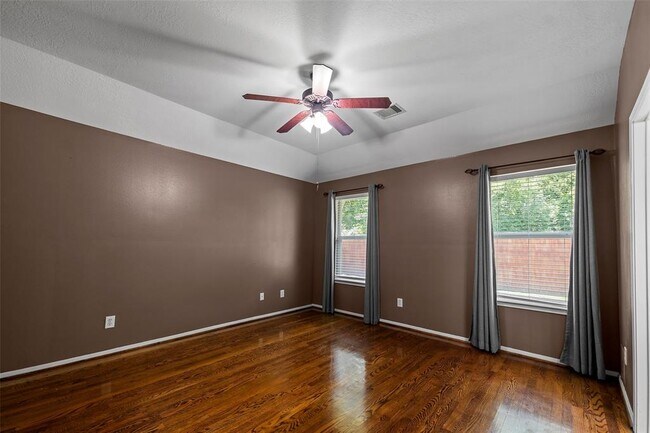 Building Photo - 6907 Birnam Garden Lane