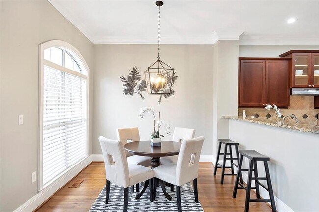 Building Photo - 5408 Glenridge Cove NE