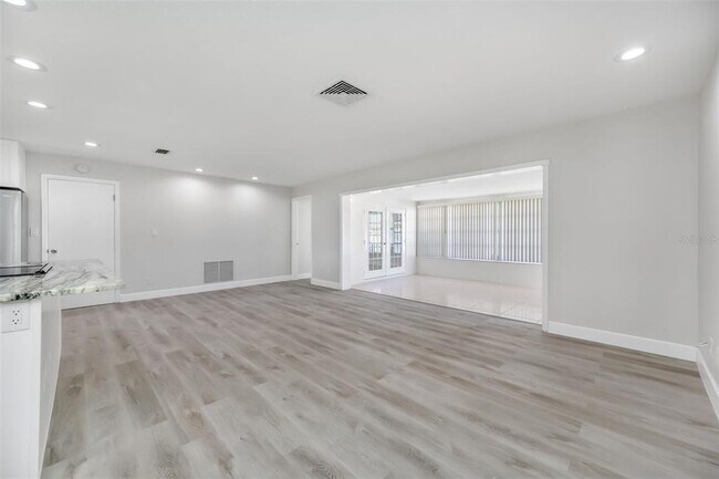 Building Photo - 11211 60th Ave N