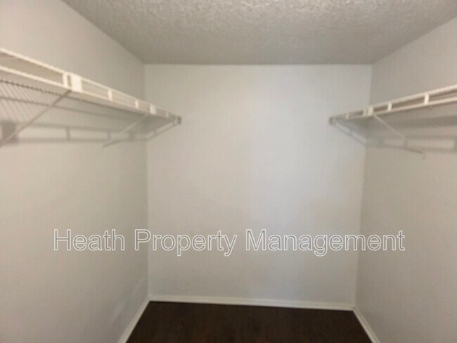 Building Photo - 605 N Keene Rd