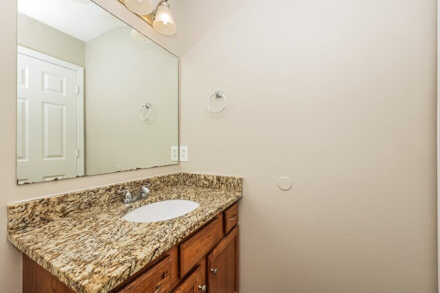 Building Photo - 210 Rapid Waters Ct