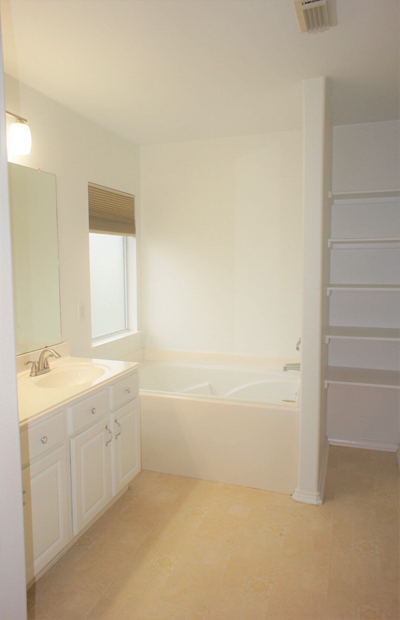 Master Bath - 5218 Fairtide Dr