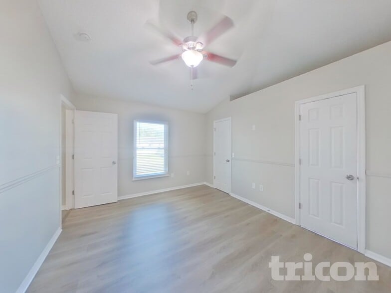 Building Photo - 250 Canterbury Ct