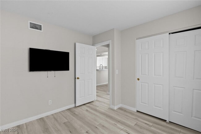 Building Photo - 7652 Botany Bay Dr