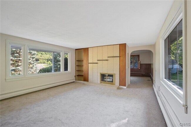 Building Photo - 6555 Woodchuck Hill Rd