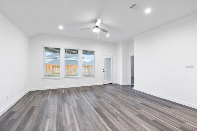 Building Photo - 1589 Oakdale Crest Rd