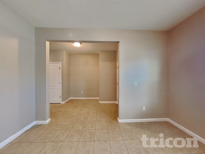 Building Photo - 164 Bloomfield Wy