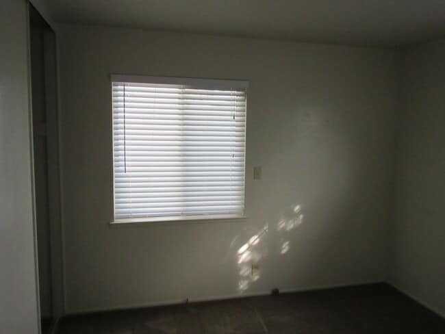 Building Photo - Comfortable Foothill Farms Home near schools, parks, theater and Hwy 80.