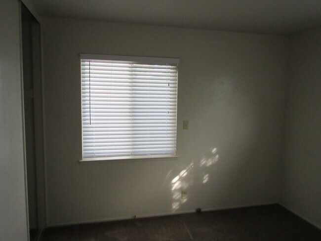 Building Photo - Comfortable  Foothill Farms Home near schools, parks, theatre, and Hwy 80.