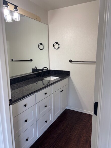 Building Photo - 2010 Cypress Ct