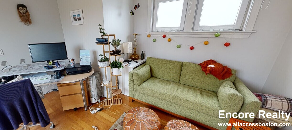 Building Photo - 168 Hampshire St